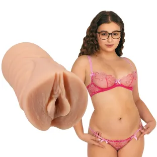 Leana Lovings ULTRASKYN™ Pocket Pussy