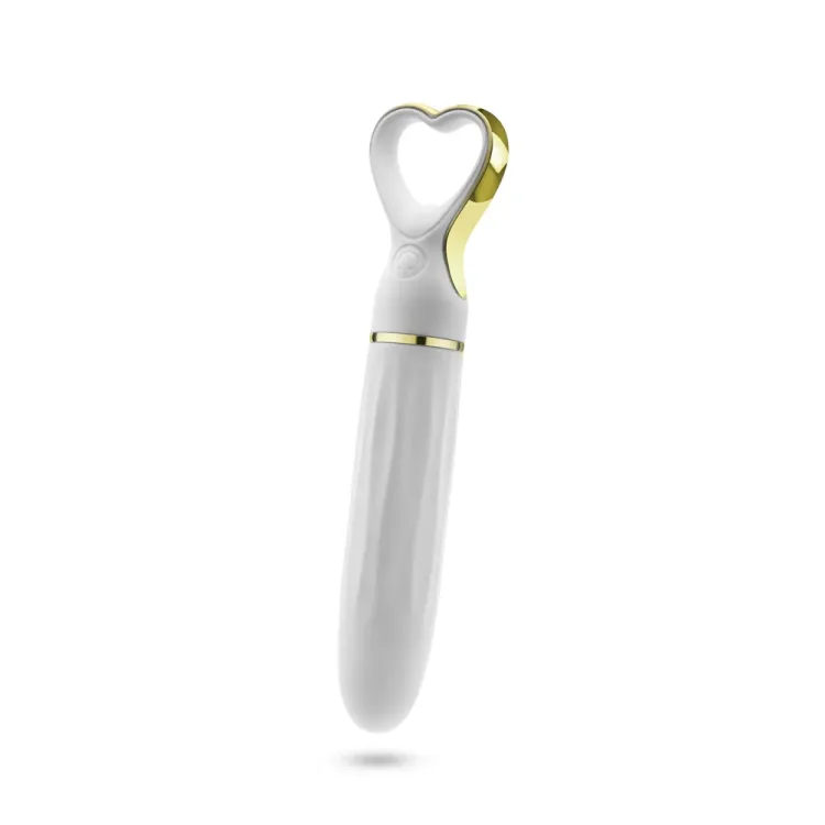 Delice Heartthrob Vibe White Bouquet Delice Heartthrob Vibe White Bouquet