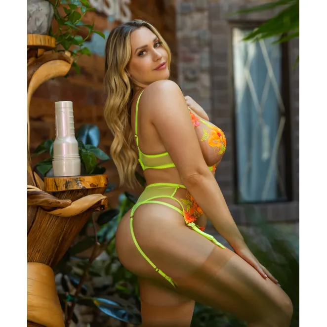 Fleshlight Butt Mia Malkova Boss Level texture anal male masturbator