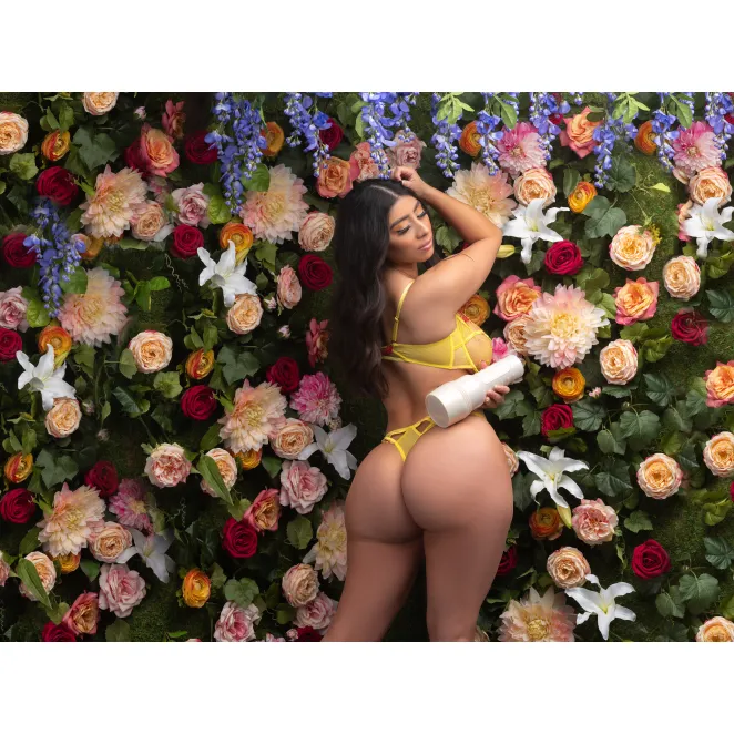 Fleshlight Violet Myers Waifu texture realistic vagina male masturbator