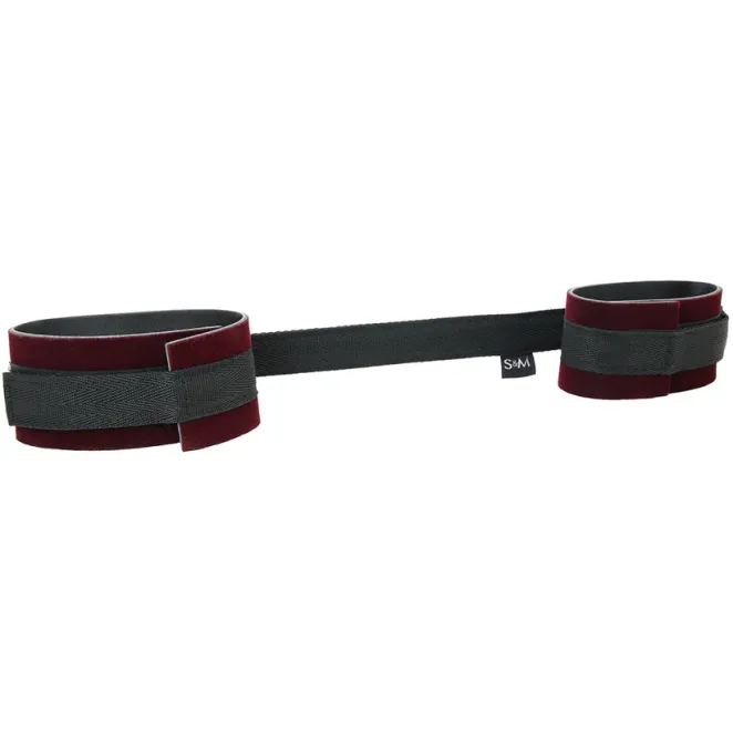 Sex & Mischief Enchanted Spreader Bar Black