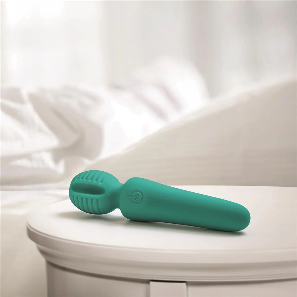 Eve's Petite Private Pleasure Wand Massager